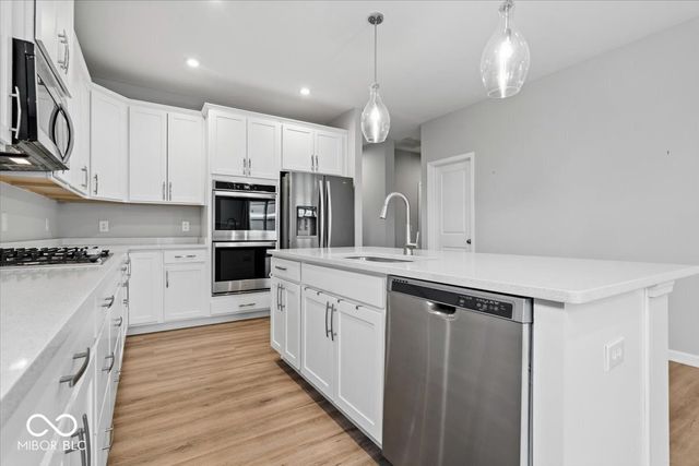 9089 Stone Trace Boulevard, Avon, IN 46123