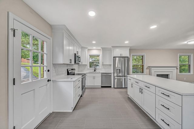 4549 Kirkwood DR, Roanoke, VA 24018
