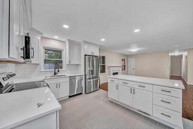 4549 Kirkwood DR, Roanoke, VA 24018