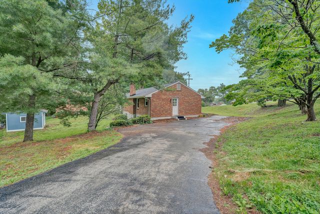 4549 Kirkwood DR, Roanoke, VA 24018