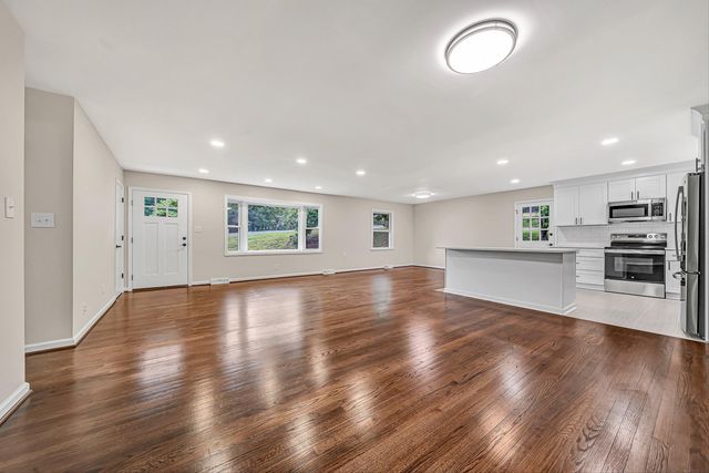 4549 Kirkwood DR, Roanoke, VA 24018