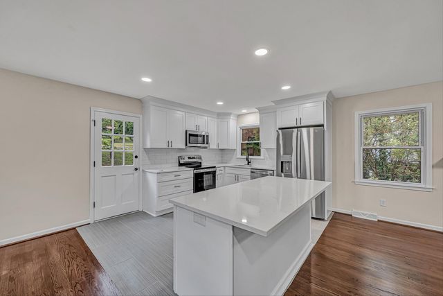 4549 Kirkwood DR, Roanoke, VA 24018