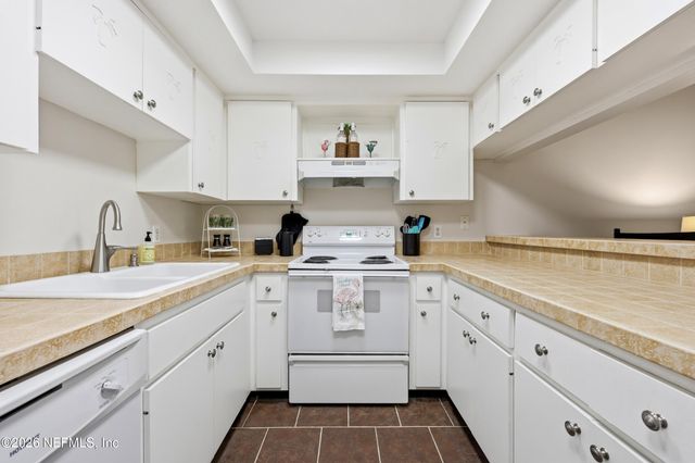 1830 SEVILLA Boulevard 204, Atlantic Beach, FL 32233