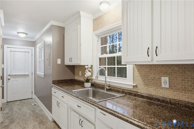 4104 Mariposa Dr, Colonial Heights, VA 23834