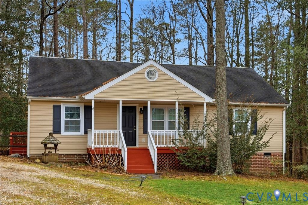 4104 Mariposa Dr, Colonial Heights, VA 23834