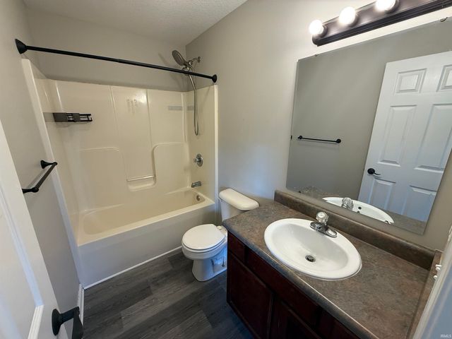 12810 Loch Dhu Lane, Fort Wayne, IN 46814
