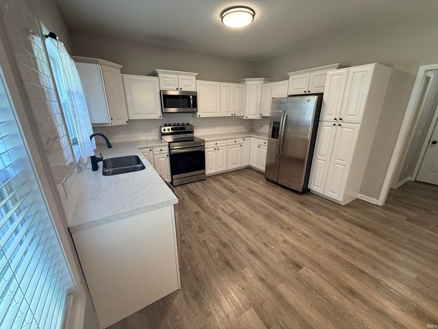12810 Loch Dhu Lane, Fort Wayne, IN 46814