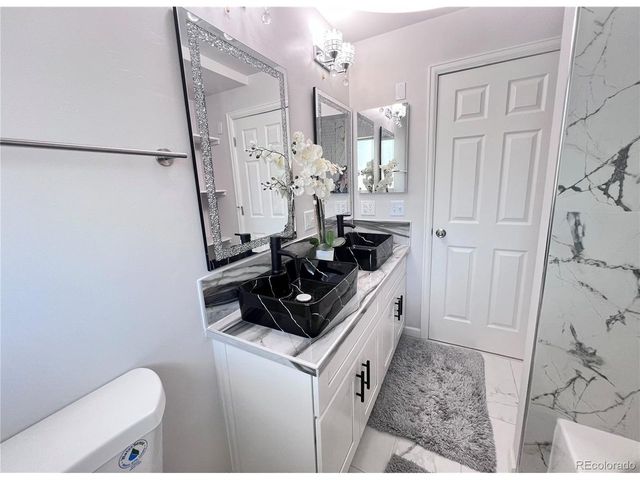 555 Everett St, Lakewood, CO 80226