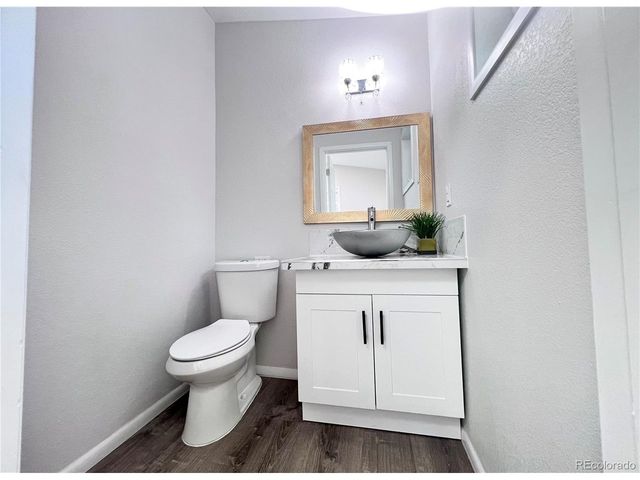 555 Everett St, Lakewood, CO 80226