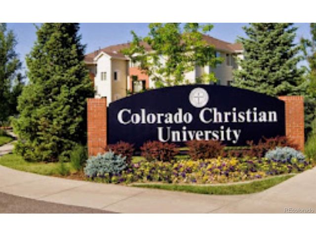 555 Everett St, Lakewood, CO 80226