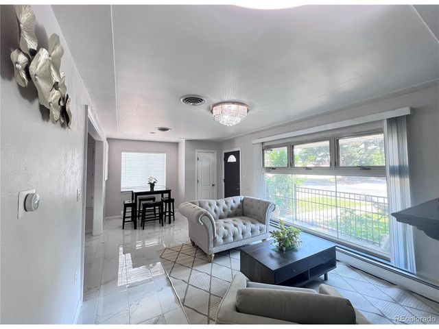 555 Everett St, Lakewood, CO 80226