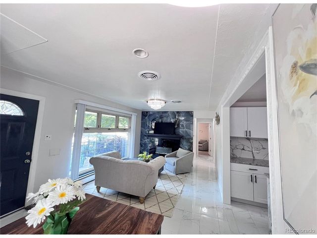 555 Everett St, Lakewood, CO 80226