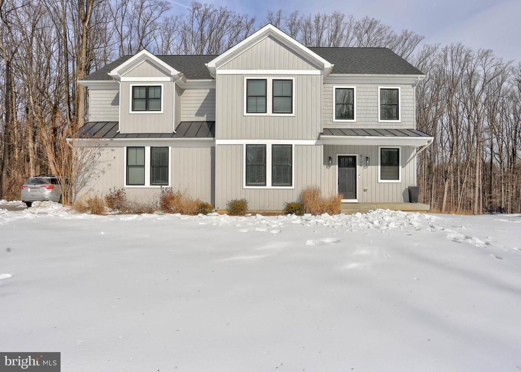 Image 1 of property listing at 8104 REDSTONE RD, Kingsville, MD 21087