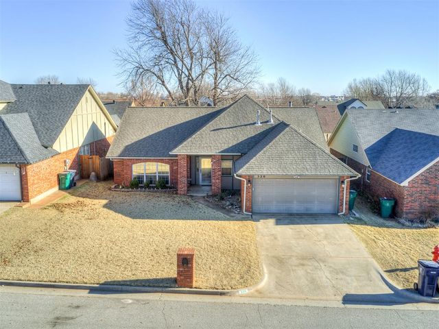 520 Greenfield Drive, Yukon, OK 73099
