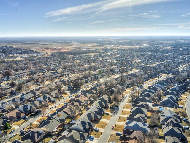 520 Greenfield Drive, Yukon, OK 73099