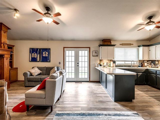 520 Greenfield Drive, Yukon, OK 73099