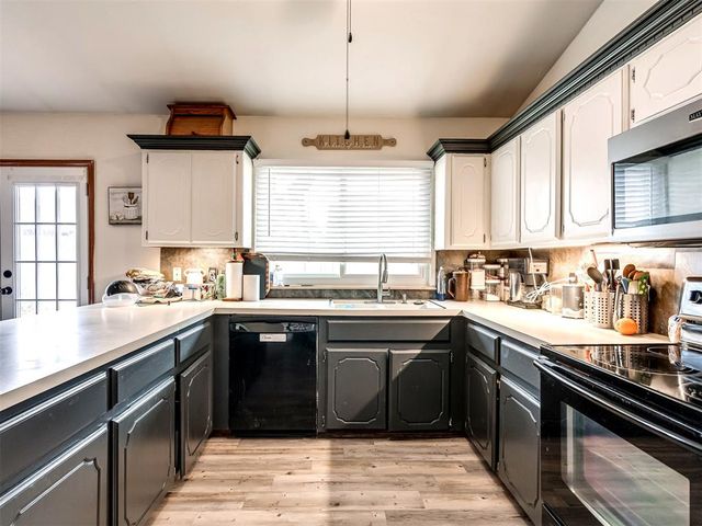 520 Greenfield Drive, Yukon, OK 73099