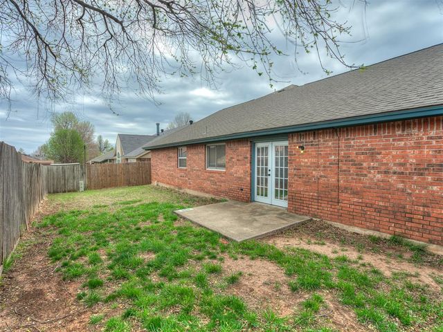 520 Greenfield Drive, Yukon, OK 73099