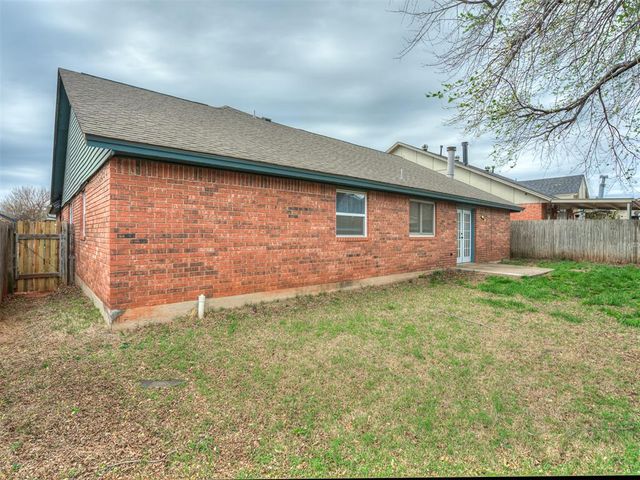 520 Greenfield Drive, Yukon, OK 73099