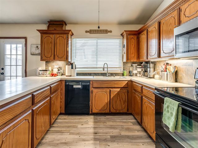 520 Greenfield Drive, Yukon, OK 73099