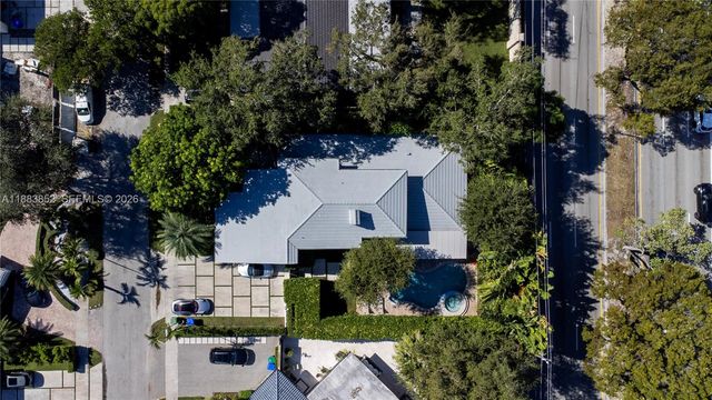 79 W Shore Dr, Miami, FL 33133