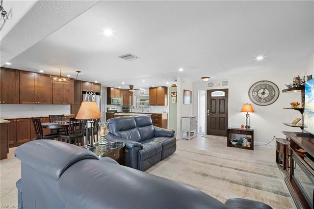 101 SE 41st TER, Cape Coral, FL 33904