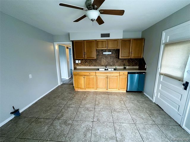 25115 Andover Drive, Dearborn Heights, MI 48125