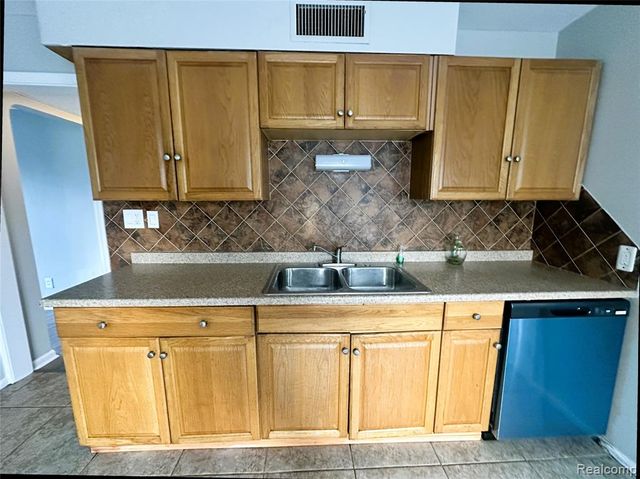 25115 Andover Drive, Dearborn Heights, MI 48125