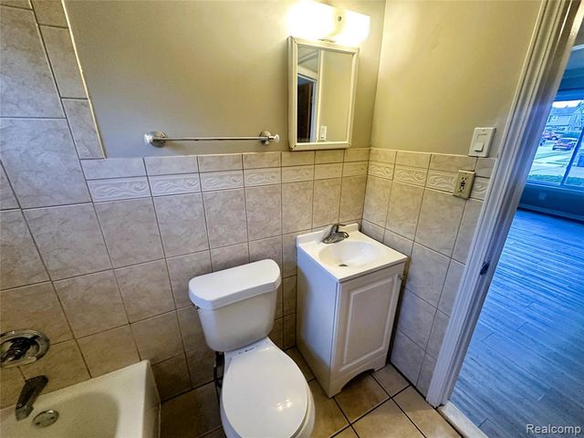 25115 Andover Drive, Dearborn Heights, MI 48125