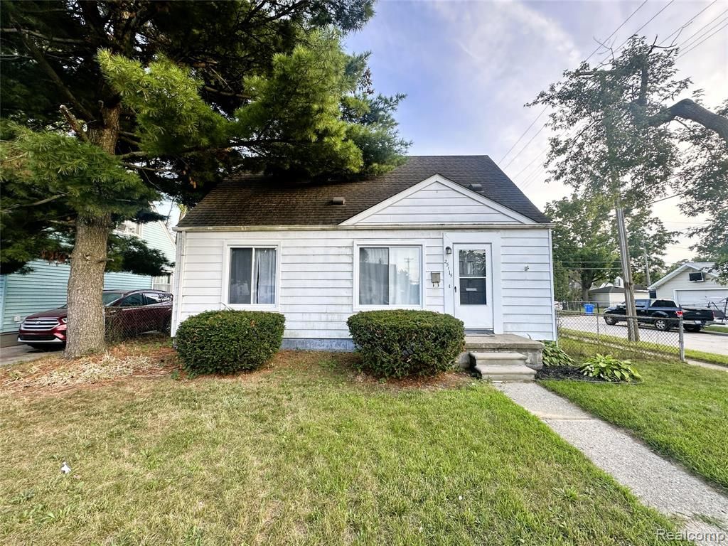 25115 Andover Drive, Dearborn Heights, MI 48125