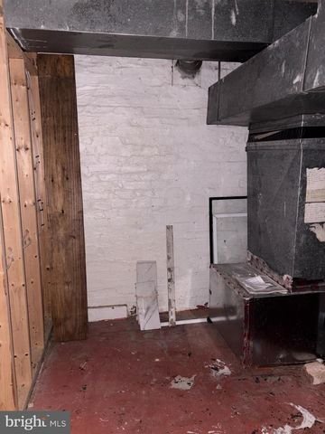3413 NOBLE ST, Baltimore, MD 21224