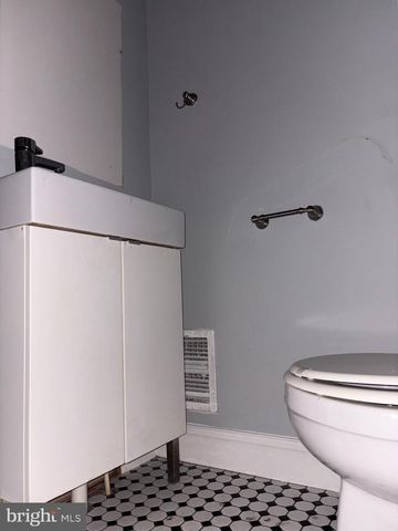 3413 NOBLE ST, Baltimore, MD 21224