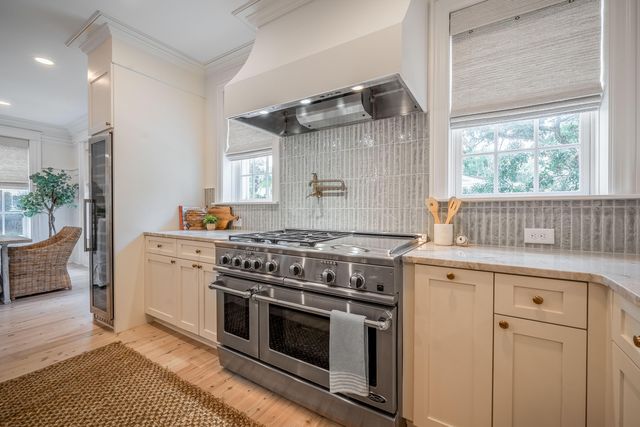 108 Live Oak Drive, Mount Pleasant, SC 29464