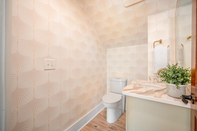 108 Live Oak Drive, Mount Pleasant, SC 29464