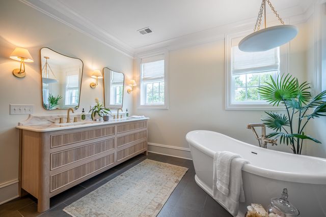 108 Live Oak Drive, Mount Pleasant, SC 29464