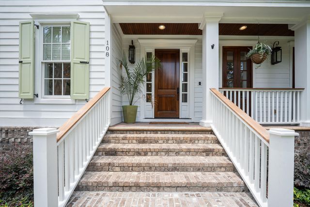 108 Live Oak Drive, Mount Pleasant, SC 29464