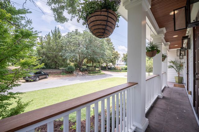 108 Live Oak Drive, Mount Pleasant, SC 29464