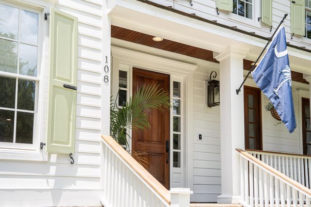 108 Live Oak Drive, Mount Pleasant, SC 29464