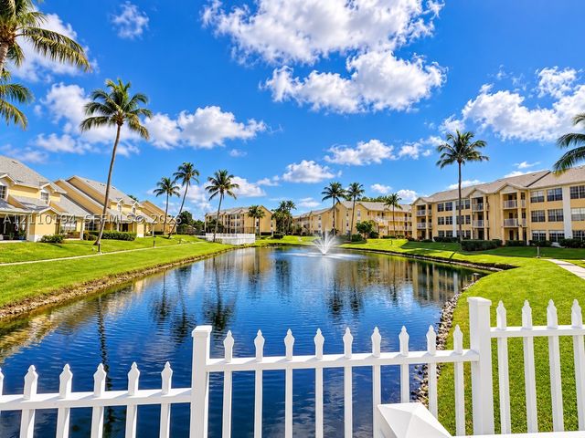 6331 La Costa Dr A, Boca Raton, FL 33433