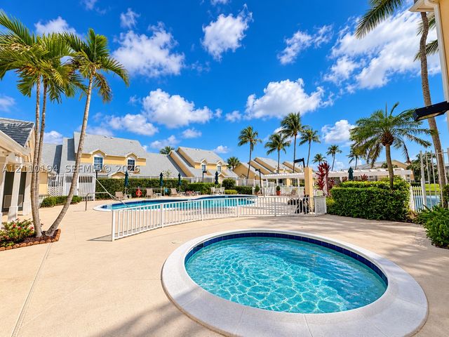 6331 La Costa Dr A, Boca Raton, FL 33433