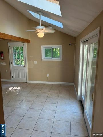 19 Crescent Road, Wayne, NJ 07470