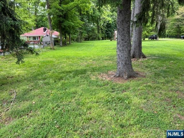 19 Crescent Road, Wayne, NJ 07470