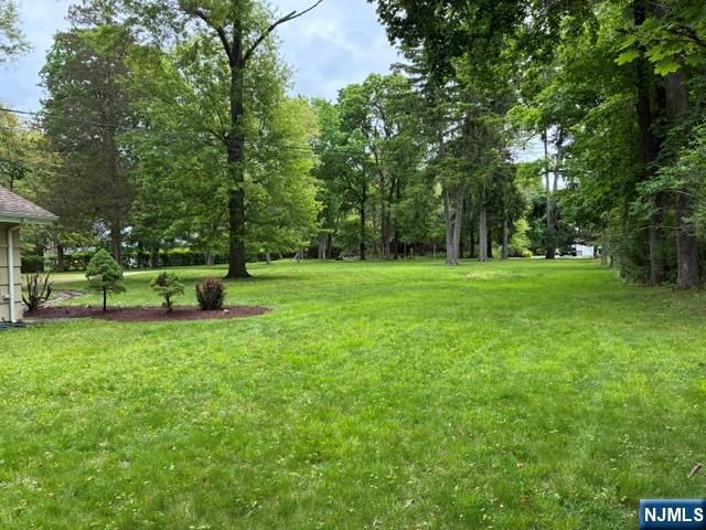 19 Crescent Road, Wayne, NJ 07470