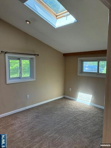 19 Crescent Road, Wayne, NJ 07470
