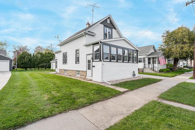 1421 CEDAR STREET, Oshkosh, WI 54901
