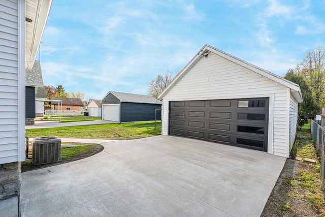 1421 CEDAR STREET, Oshkosh, WI 54901
