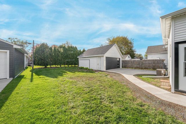 1421 CEDAR STREET, Oshkosh, WI 54901