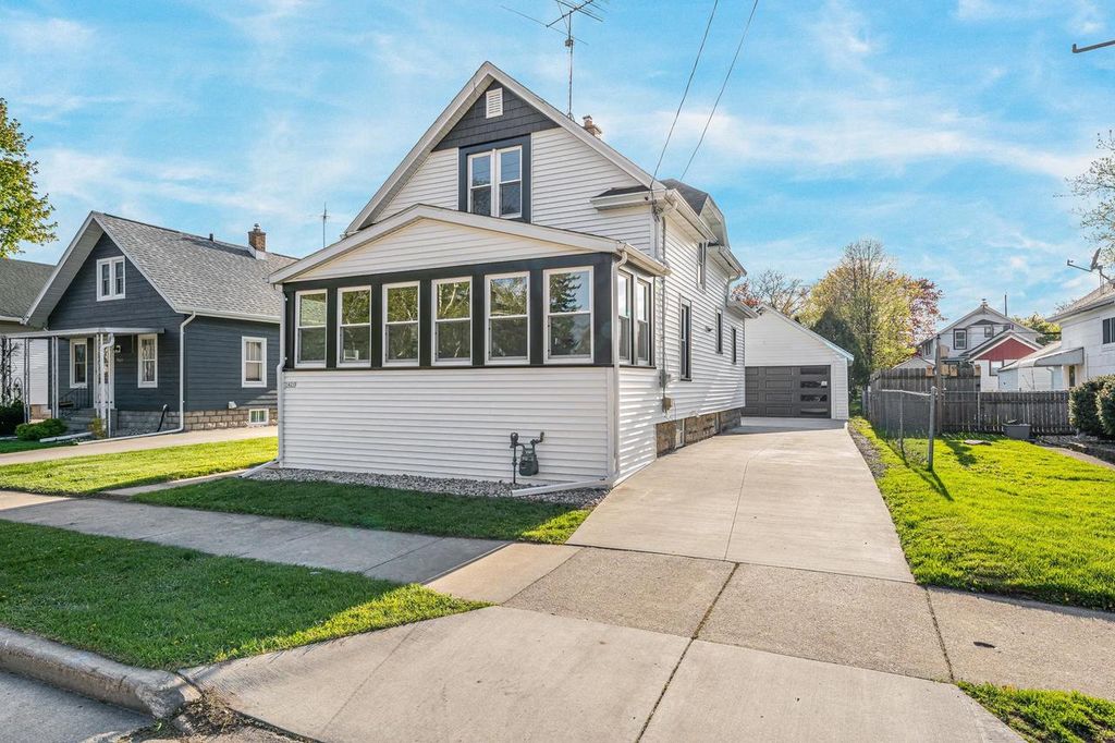 1421 CEDAR STREET, Oshkosh, WI 54901