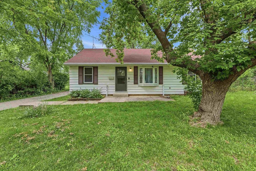 2514 W RAMSEY AVENUE, Milwaukee, WI 53221