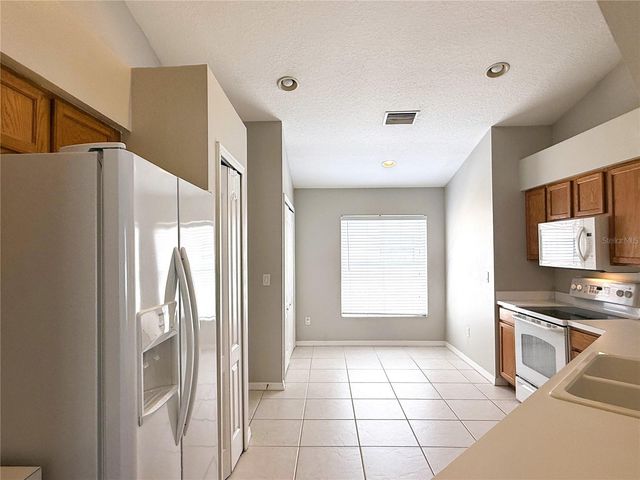 2345 ROANOKE SPRINGS DRIVE, Ruskin, FL 33570